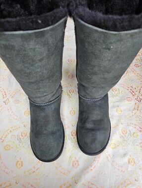 UGG Australia Bailey Bow Tall Boots Women's Size 8 Black Sheepskin Suede Winter